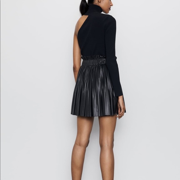 ZARA Faux Leather Skirt - Picture 2 of 6